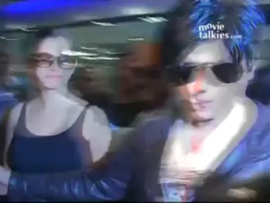 Shah Rukh Khan And Katrina Kaif At Mumbai Airport.mp4