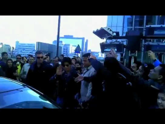 SRK in London for an untitled 2012 film..!!.mp4