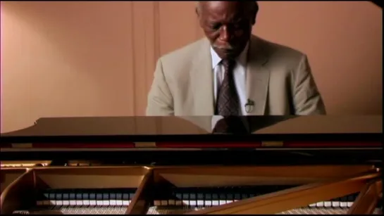 Hank Jones plays ‘Alone Together’ (2007)