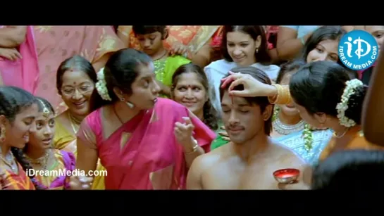 Aidhurojula Pelli Song - Varudu Movie Songs - Allu Arjun - Bhanusri Mehra - Arya - Suhasini