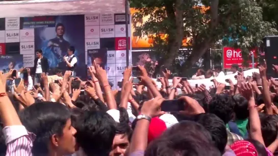 Shah Rukh Khan in Baroda at Centre Square 2 for Ra