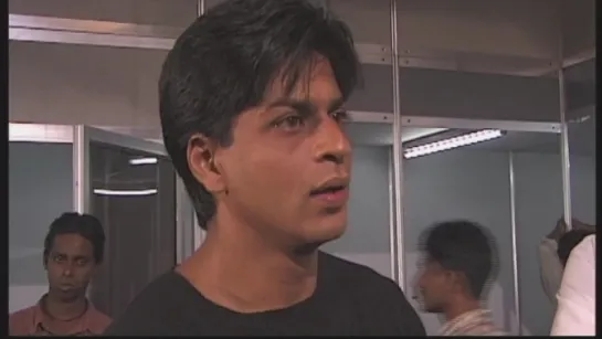 Shahrukh Khan on the set of “One 2 Ka 4“ (Excerpt from “Mumbai Masala - Bollywood Film Industry“)