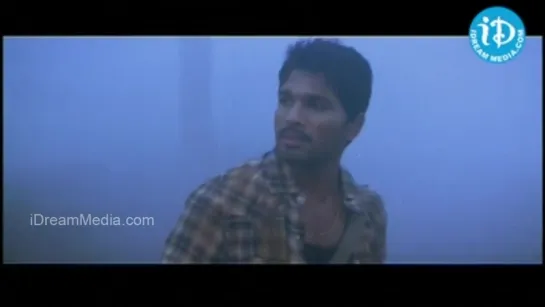 Sheela, Allu Arjun First Love Scene - Parugu Movie