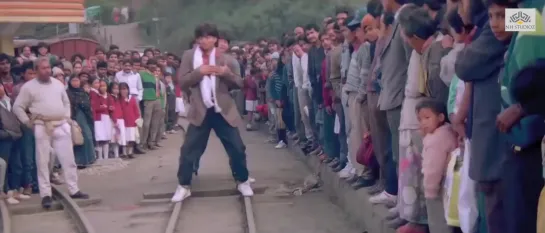 Raju Ban Gaya Gentleman - Dil Hai Mera Deewana ¦ Shah Rukh Khan ¦ Juhi Chawla