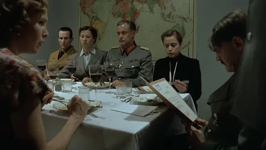 Художественный фильм - Бункер / Der Untergang (2004).