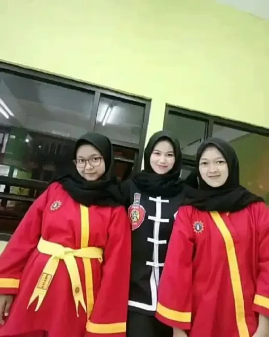 Pesilat Cantik Kena Tusuk Kontol – PEMERSATUDOTFUN-VID 20220328 004300 592 _001.mp4