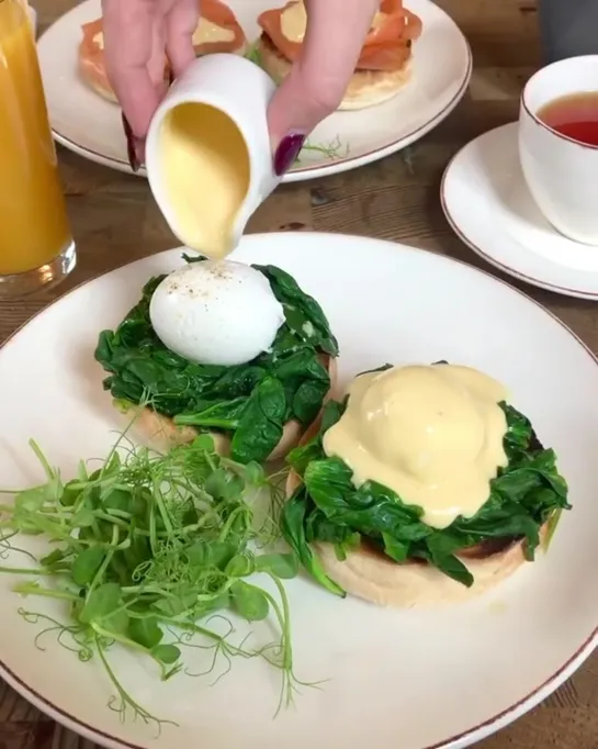 Just look at that.... the perfect eggs Florentine @londonhousegordonramsay