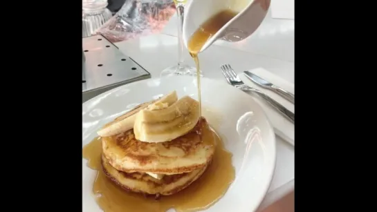 Stacks of joy over at @gordonramsayplanefood..... #readyfortakeoff #pancakes #terminal5 #heathrowairport