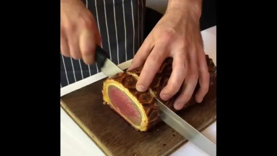 Too hot for a wellington? ....never !! Gx #savoygrill