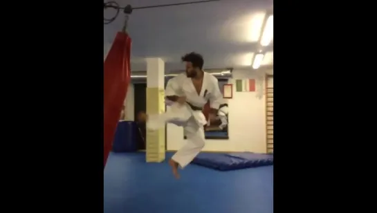 TRAINING KYOKUSHIN KARATE - ПОДГОТОВКА БОЙЦА - http://vk.com/oyama_mas - ПОДПИШИСЬ