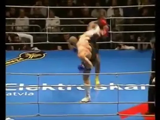 Spinning hook kick knockout by Konstantin Gluhov