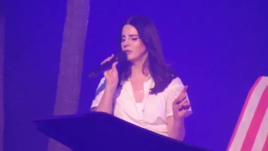 Lana Del Rey – Change (Live @ «LA To The Moon Tour»: «Palacio Vistalegre»)