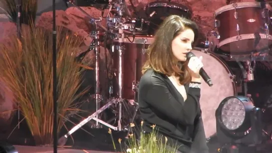 Lana Del Rey – White Mustang (Live @ «LA To The Moon Tour»: «Toyota Center»)