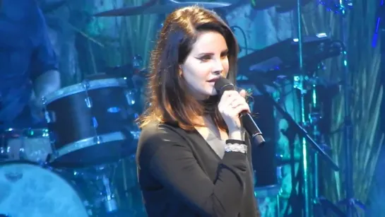 Lana Del Rey – Love (Live @ «LA To The Moon Tour»: «Toyota Center»)