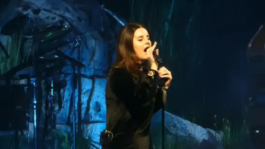 Lana Del Rey – 13 Beaches (Live @ «LA To The Moon Tour»: «Capital One Arena»)