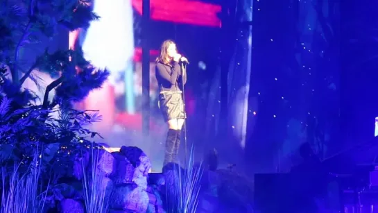 Lana Del Rey – Change / Black Beauty / Young And Beautiful (Live @ «LA To The Moon Tour»: «Wells Fargo Center»)