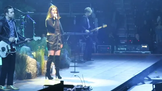 Lana Del Rey – Love (Live @ «LA To The Moon Tour»: «Wells Fargo Center»)