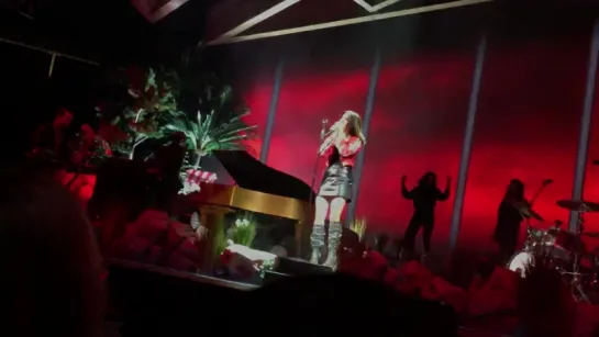 Lana Del Rey – Serial Killer (Live @ «LA To The Moon Tour»: «Prudential Center»)