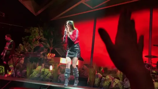 Lana Del Rey – Summertime Sadness (Live @ «LA To The Moon Tour»: «Prudential Center»)