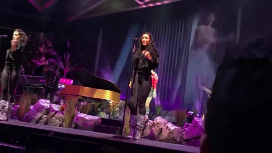 Lana Del Rey – Off To The Races (Live @ «LA To The Moon Tour»: «Prudential Center»)