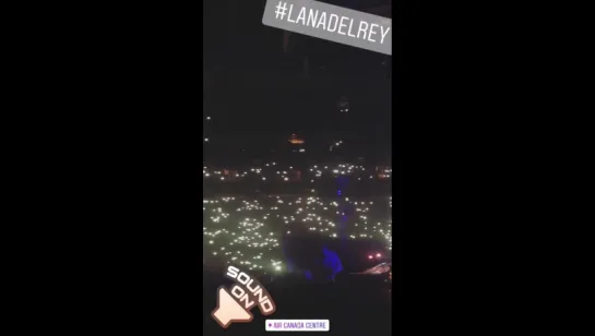 Lana Del Rey – Love (Live @ «LA To The Moon Tour»: «Air Canada Centre»)