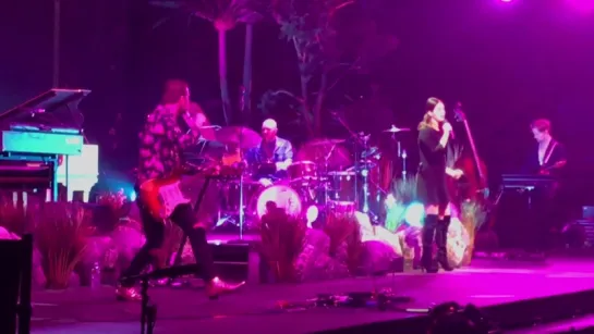 Lana Del Rey – Blue Jeans (Live @ «LA To The Moon Tour»: «TD Garden»)