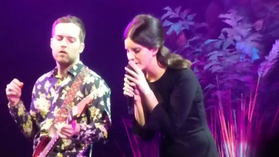 Lana Del Rey – Blue Jeans (Live @ «LA To The Moon Tour»: «TD Garden»)