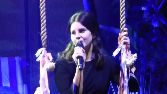 Lana Del Rey – Video Games (Live @ «LA To The Moon Tour»: «TD Garden»)