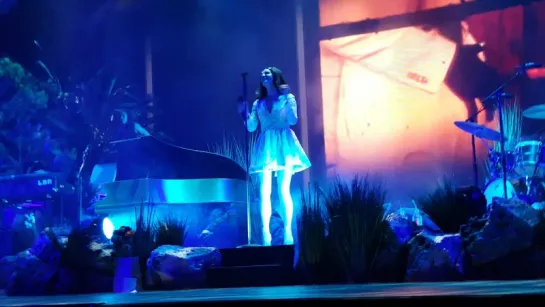 Lana Del Rey – National Anthem (Live @ «LA To The Moon Tour»: «Target Center»)