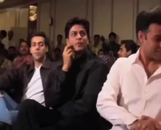 SalmanKhan ShahRukhKhan atulagnihotri Throwback muvyz muvyz080820 @BeingSalmanKhan @iamsrk @atulreellife