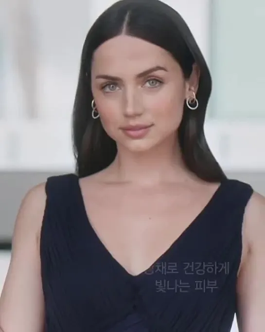 2021 › Рекламный ролик La Mer Korea (Ana De Armas Daily)