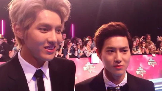 131110 Kris & Suho @ MTV EMA EXO Red Carpet Interview