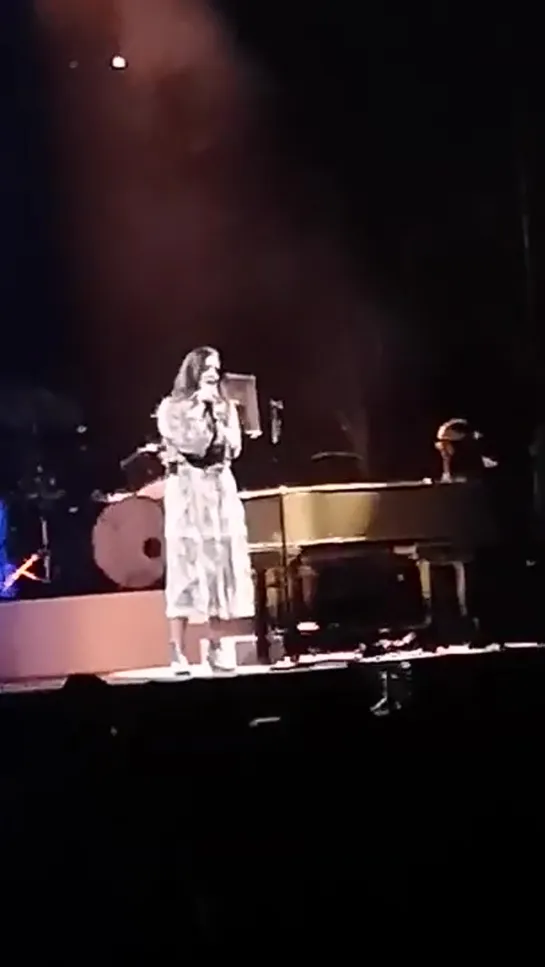 Lana Del Rey – For Free (Joni Mitchell Cover) (Live @ «Rogers Arena»)