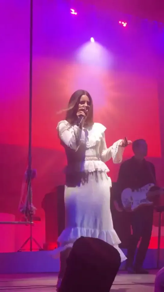 Lana Del Rey – Doin’ Time (Live @ «Northwell Health at Jones Beach Theater»)