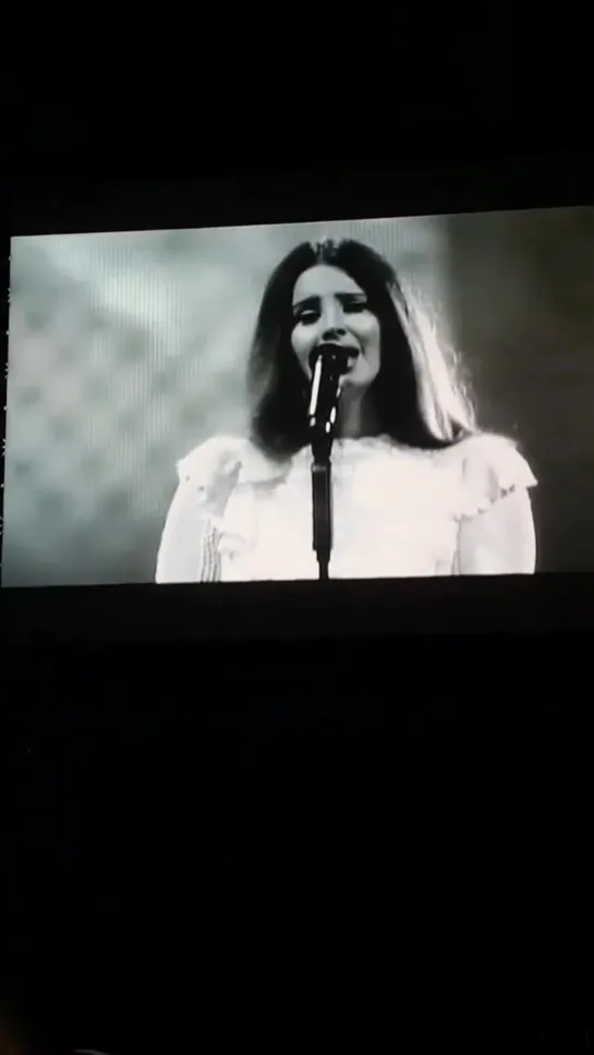 Lana Del Rey – Cherry (Live @ «Northwell Health at Jones Beach Theater»)