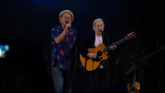 Simon and Garfunkel - The Sound of Silence (Live at Madison Square Garden, NYC, 2009)