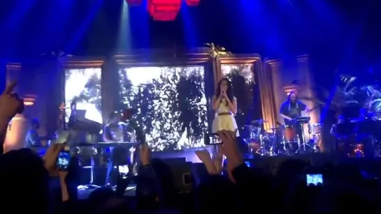 Lana Del Rey – Cola (Live @ «Paradise Tour»: Глазго, Великобритания; 16 мая 2013)