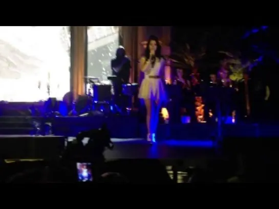 Lana Del Rey – Knocking On Heaven's Door (Live @ «Paradise Tour»: Глазго, Великобритания; 16 мая 2013)