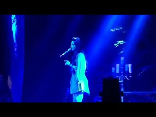 Lana Del Rey – Blue Velvet (Live @ «Paradise Tour»: Милан, Италия; 7 мая 2013)