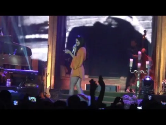 Lana Del Rey – Video Games (Live @ «Paradise Tour»: Милан, Италия; 7 мая 2013)