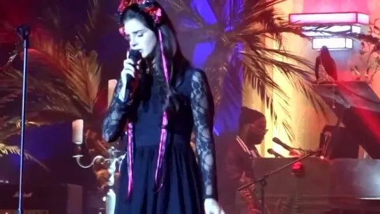 Lana Del Rey – Million Dollar Man (Live @ «Paradise Tour»: Франкфурт, Германия; 20 апреля 2013)