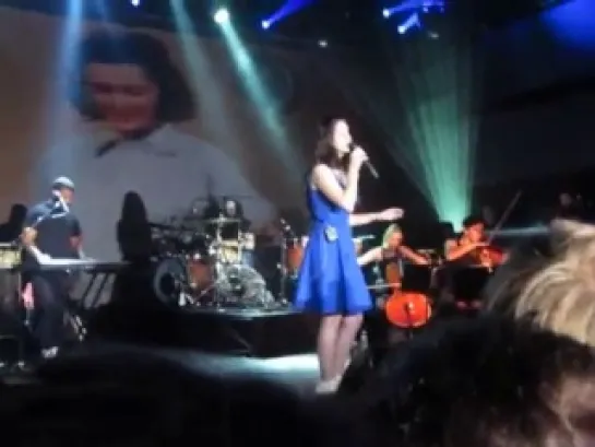 Lana Del Rey – American (Live @ «Paradise Tour»: Прага, Чехия; 13 апреля 2013)