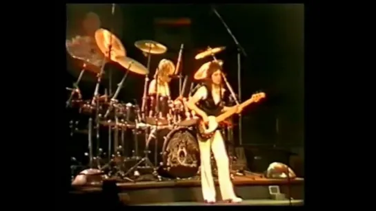 Queen - Earls Evening Races (Live at Earls Court, London, 06.06.1977)