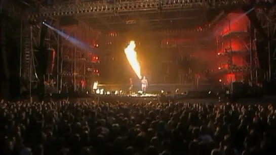 Rammstein - Wolt Ihr Das Bett In Flammen Sehen (Live Aus Berlin)