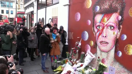 Bowie fans tribute - Jan 11th 2016