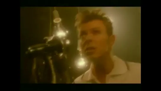 David Bowie + Pet Shop Boys - Hallo Spaceboy (Original Music Video) (1995)