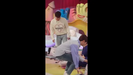 [VK][14.10.2018] Shownu & Kihyun Hello Counselor recording