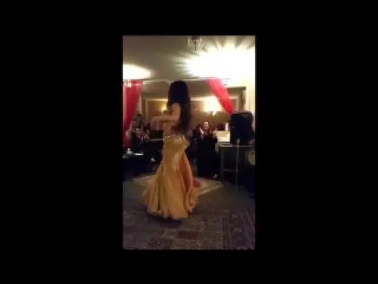 I wanna dance- drum solo belly dance performance by Farrah 8381