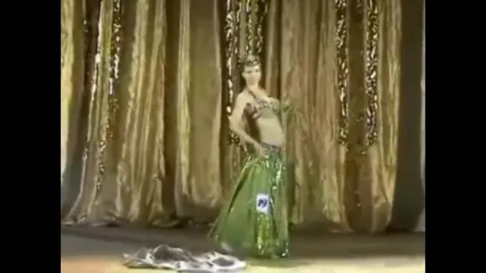 BELLY DANCER VIRINEYA PAULIUKEVICH in Green 8260