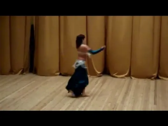 belly dance in blue 10446